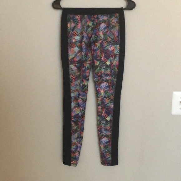 Fun, colorful leggings🌈 - Picture 4 of 5